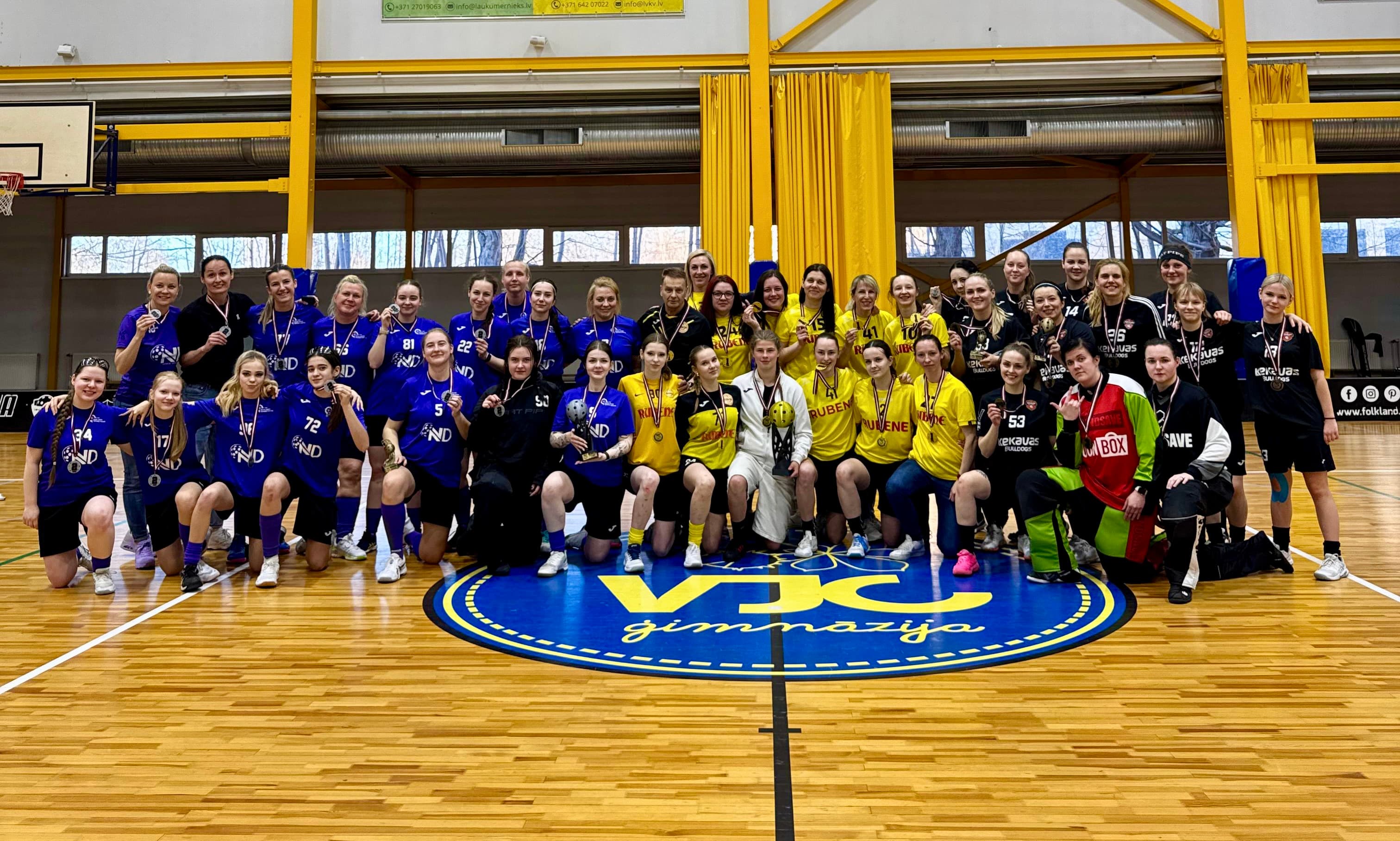 Valkā aizvadīts spraigs florbola turnīrs sievietēm "BorderCup 2026"